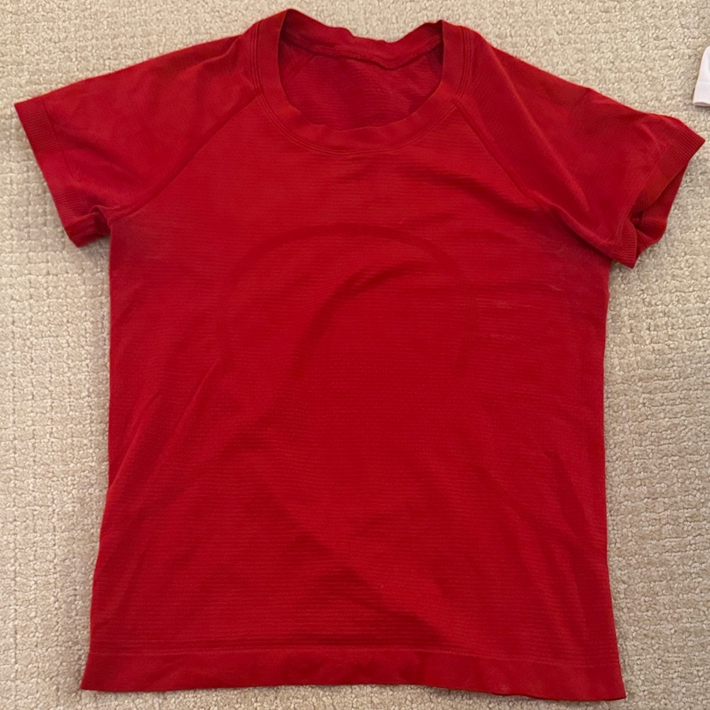 Lululemon red swiftly tech